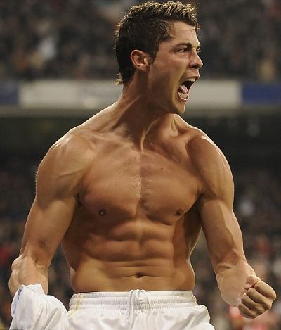 Cristiano-Ronaldo-come-hulk-02