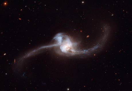 collisione-galassie-spirale-hubble-telescopio