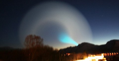 -foto-spirale-luminosa-norvegia-cielo-buco-nero-03