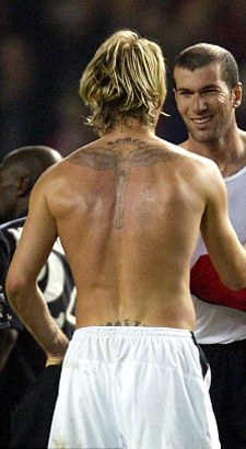 David-Beckham-my-world-foto-tatuaggio-05