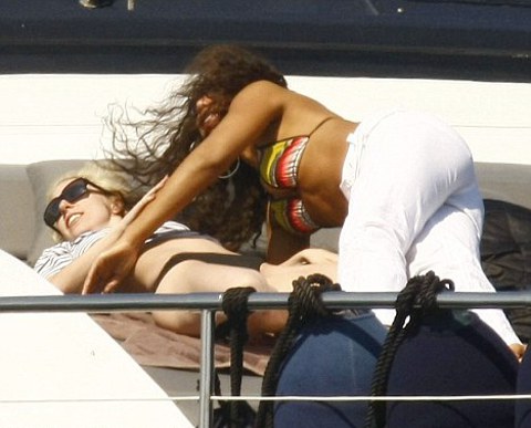 Lady-Gaga-fidanzata-yacht-saint-tropez-foto-02