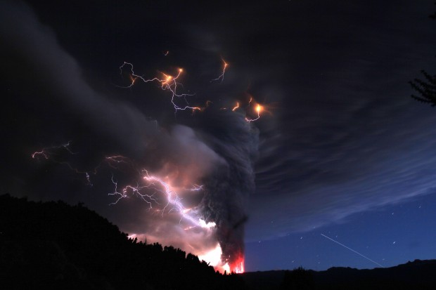 Puyehue-vulcano-eruzione-foto-03