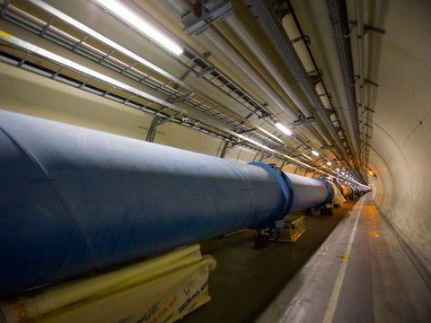 large-hadron-collider-lhc-ginevra-record
