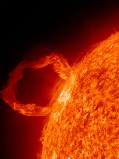 solar-dynamics-observatory-sdo-eruzione-solare-foto-01