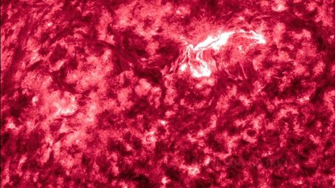 solar-dynamics-observatory-sdo-eruzione-solare-foto-03