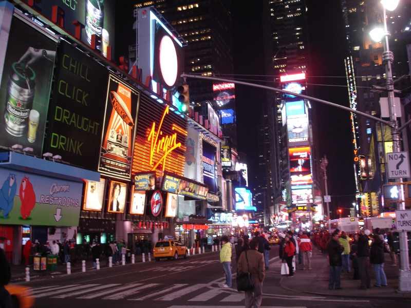 Broadway-Harold-Pinter-New-York-Times-Square-Midtown-Natale