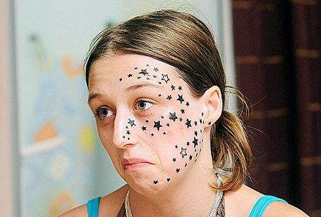 Kimberley-Vlaminck-tatuaggio-56-stelle
