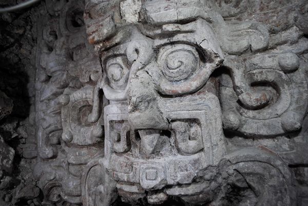 tempio-maya-scoperta-2012-dio-del-sole