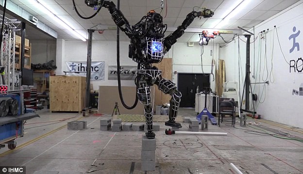 Io robot, tu licenziato: l'inquietante ascesa delle macchine che soppiantano il lavoro umano 1